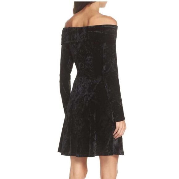Chelsea28 | Off the Shoulder Velvet Cocktail Dress - Picture 2 of 4